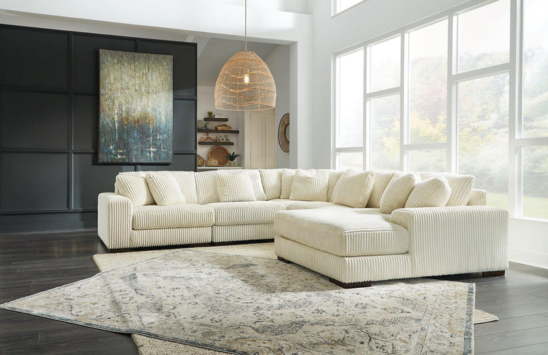 Lindyn Sectional with Chaise